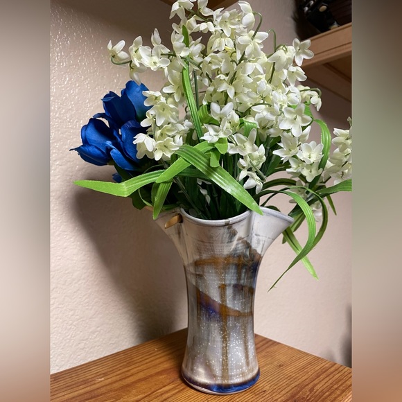 Glazed Ceramic Brown, Blue, Tan, Wooden Handle Decorative Signed Dudley Vase - Picture 4 of 14